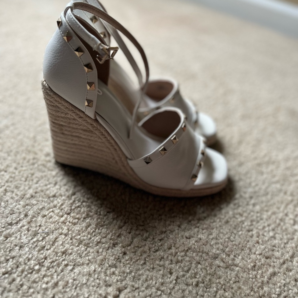 Elegant White Wedge Sandals